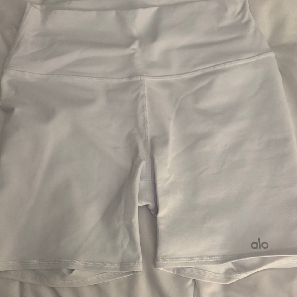 ALO Yoga Women's Light Gray Bike Shorts